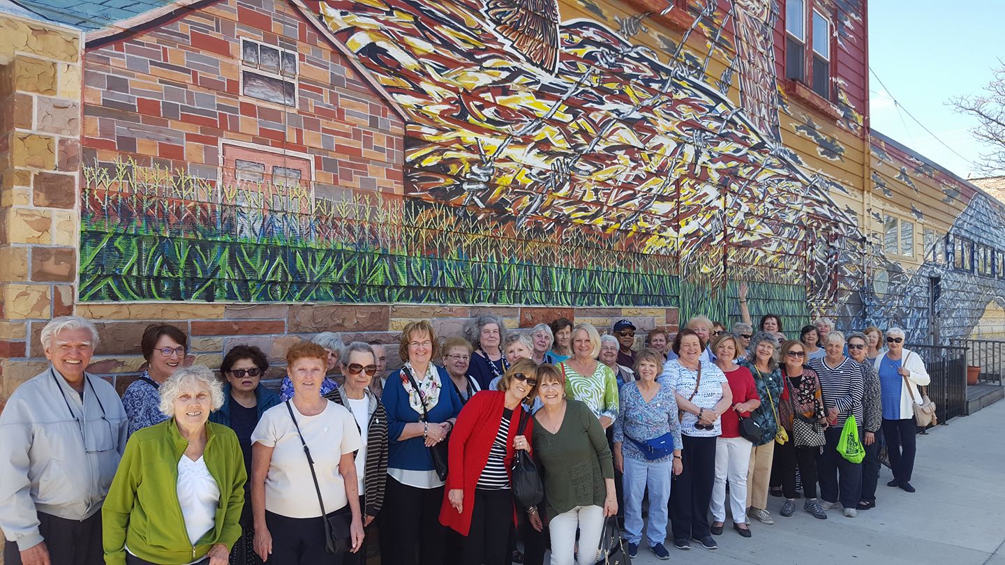 Book Senior Group Tours of Chicago Neighborhoods