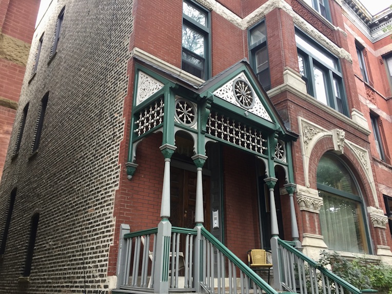 Chicago's historic buildings corners side walls