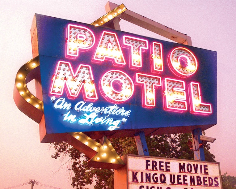 chicago-neon-signs-patio-motel