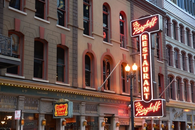 Berghoff Restaurant oldest buildings in the Loop