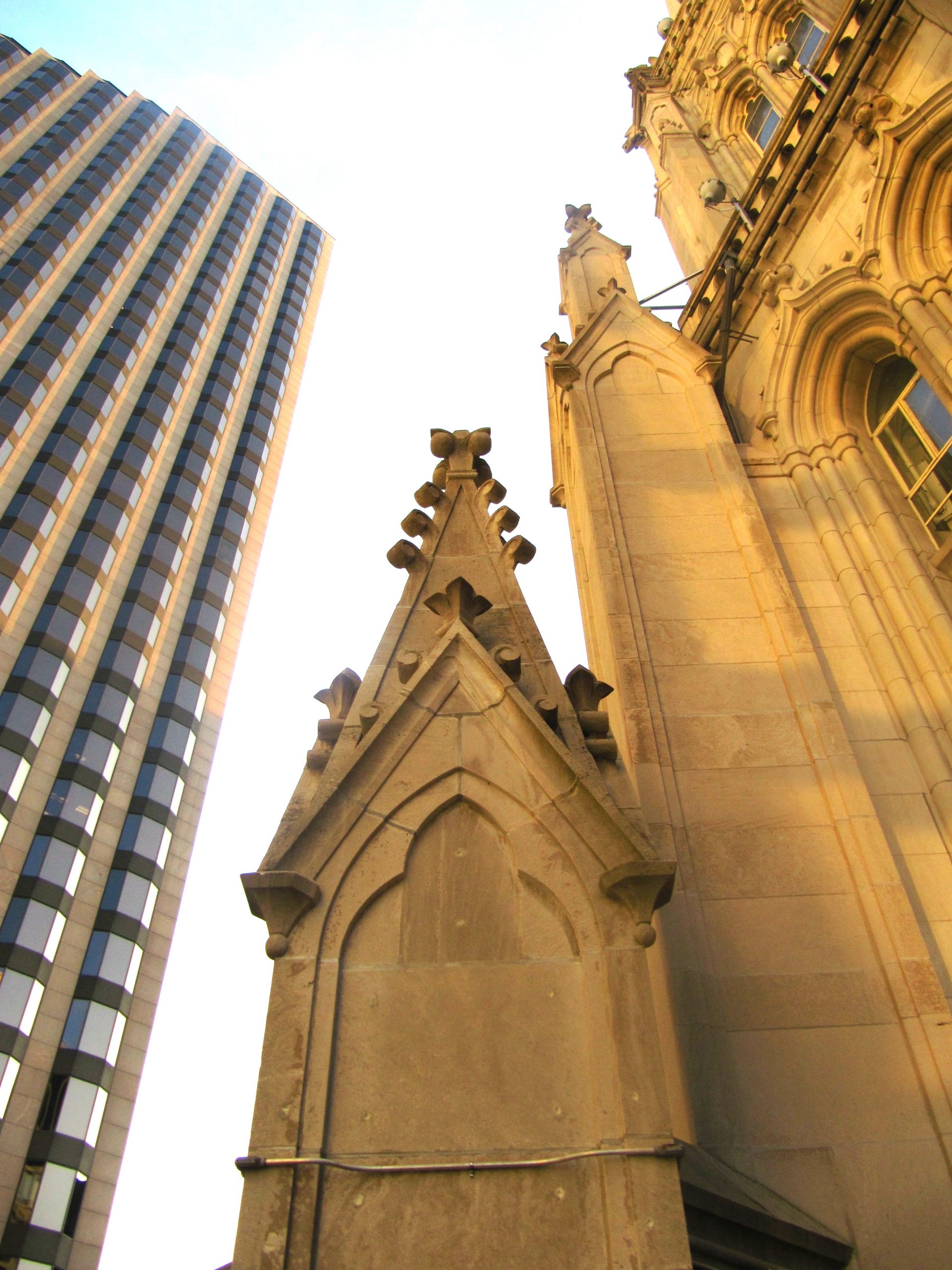 downtown chicago architecture skyscraper neo-gothic