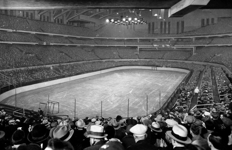 architecture of Chicago Stadium interior 1930