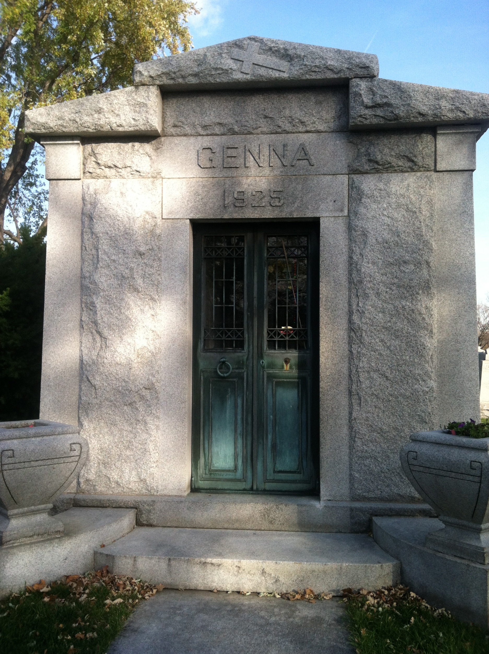 mausoleum Chicago Cemeteries history gangster grave