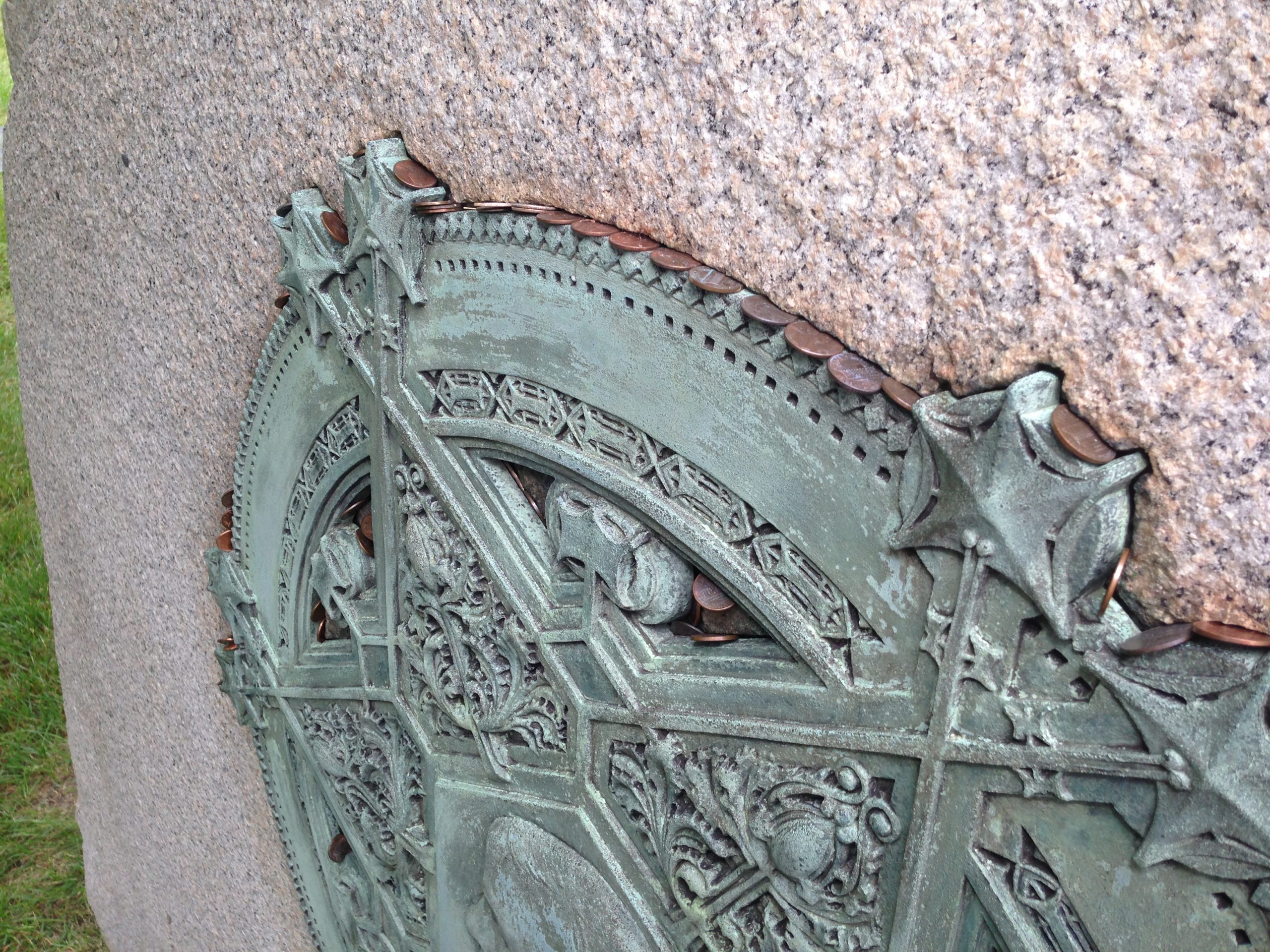 close up grave louis sullivan Chicago cemeteries