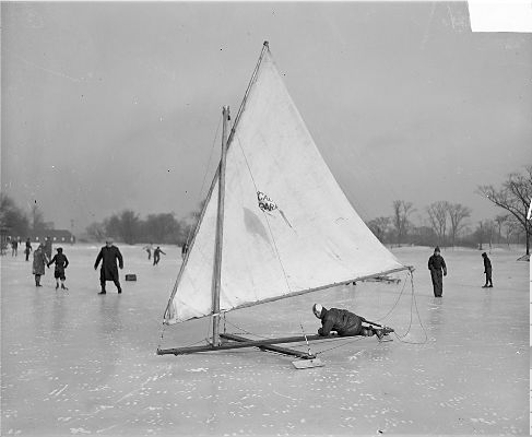 chicago boating on ice in winter