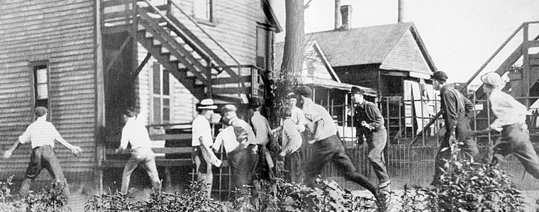 1919 Chicago race riots Jun Fujita white mob violence