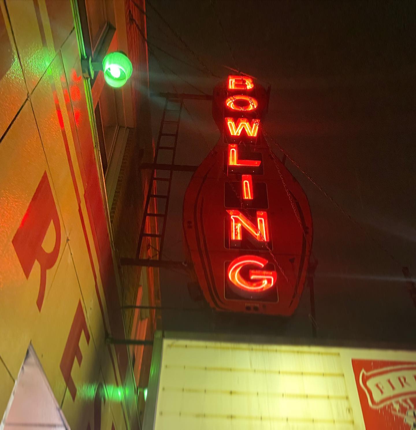 Anyone got any fond memories of the Fireside? We sure do! #bowlingalley #logansquare #1940s #history